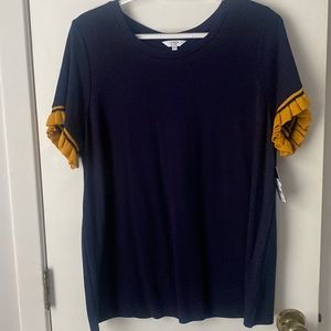 NWT. Crown & Ivy. Womens Large. Navy top with gold details on sleeves.